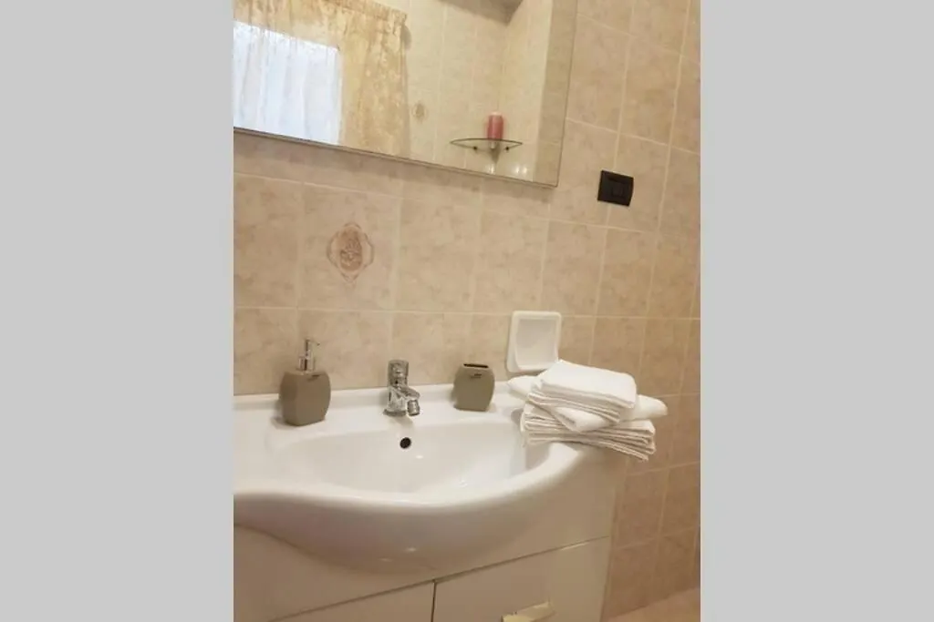 Casa Vacanze La Casa Del Nonno23 Siraküza 0*,  İtalya