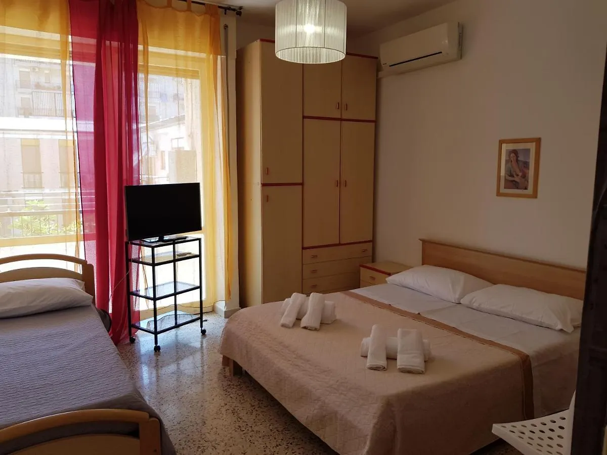 Daire Casa Vacanze La Casa Del Nonno23 Siraküza İtalya