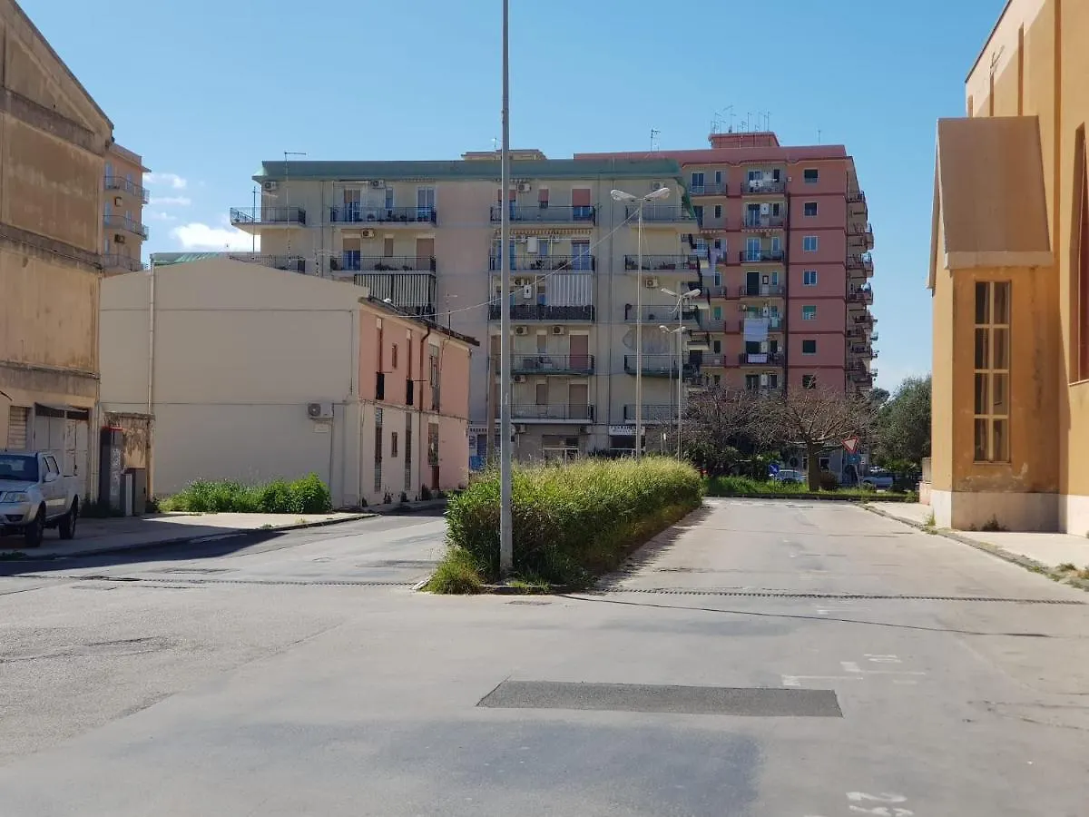 Casa Vacanze La Casa Del Nonno23 Siraküza 0*,  İtalya